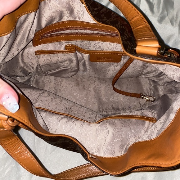 Michael Kors Milo - Picture 5 of 9